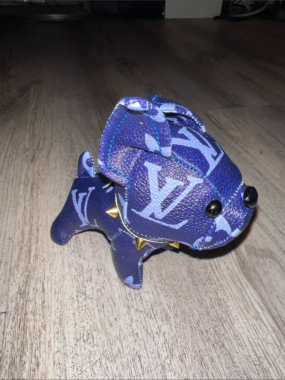 Designer-Style Purple Dog Figurine Keychain - Purple